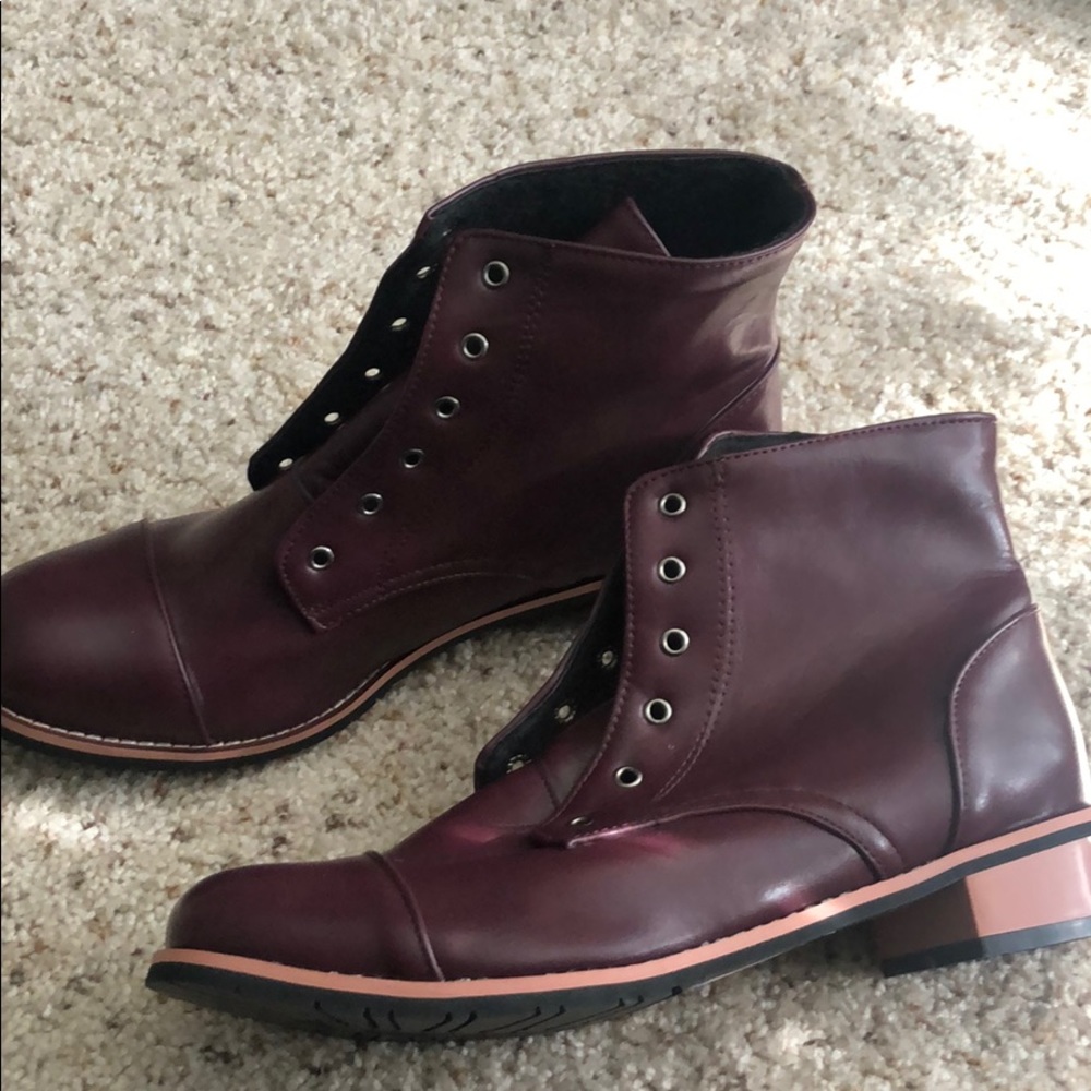 Burgundy wine boots